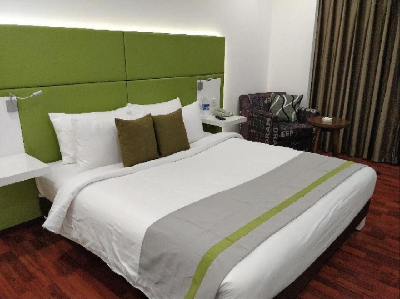 Lemon Tree Hotel, Banjara Hills, Hyderabad Luaran gambar