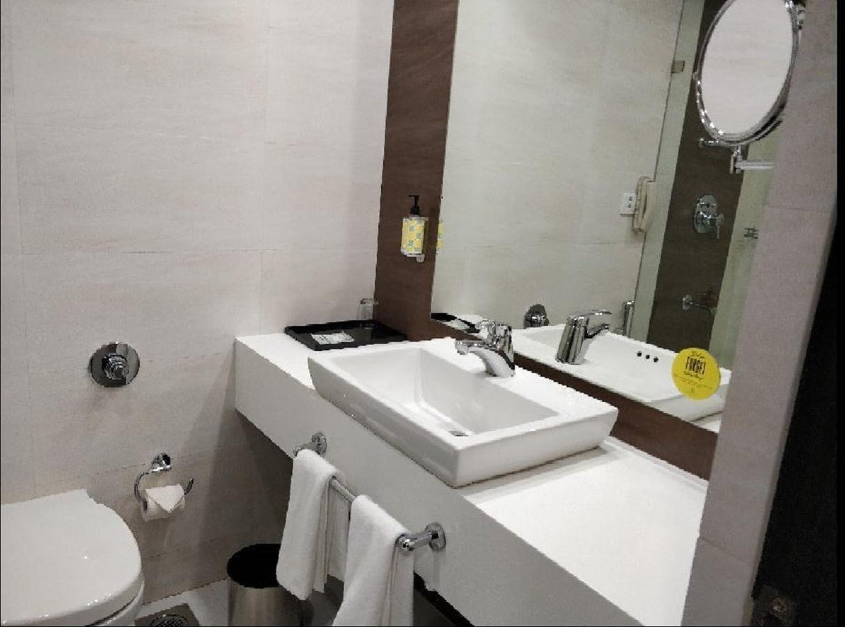 Lemon Tree Hotel, Banjara Hills, Hyderabad Luaran gambar